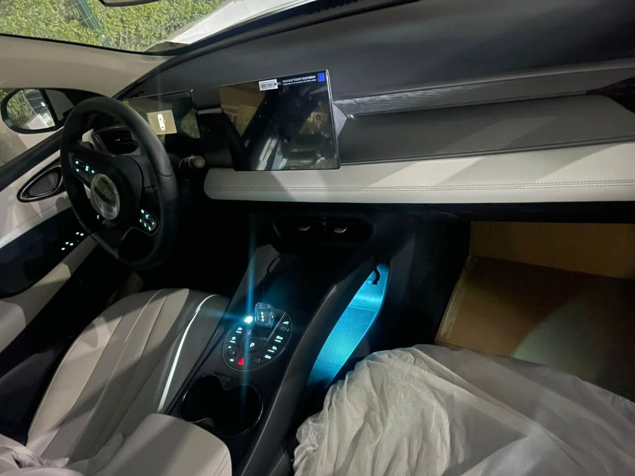 Byd sale 05 هيجي نيه ويل كروم زماره كاتيه ته نيا ٣ سي هه زار موديل 2025 رويشتوه مانيكيكي ماوه بو ره قم نرخي 133$ مجاليكي كه مي تيدايه وه كو صفر وايه ماشالله موبايل ***********
