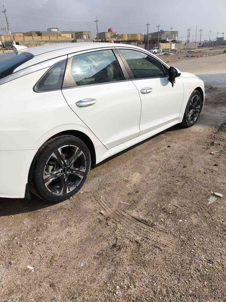 كيا  K5 🚘
موديل 2022 خليجي
مكينه 2000 دوش ✅

رقم بغداد انكليزي بأسمي ✨

مواصفات السيارة_
• تشغيل عن بعد 
• ⁠بصمه عدد 2
• ⁠ويل كروم
• ⁠انارة ترحيب عند الأقتراب
• ⁠صندوق ذكي يفتح عند الأقتراب
• (درايف مود ) ⁠5 انضمة قياده
• ⁠شاشه كبيره car blay + كامره دواره
• ⁠حساس خلفي  
• ⁠⁠مانع انزلاق
• ⁠تبريد قطعتين
• ⁠اشارة بالمري + شفط
• ⁠مخارج USB
• ⁠فول تحكم ستيرن +كروس سرعه 
• بك لايت لد متصل⁠✨
• ⁠كرسي السائق كهرباء
اخوان السياره كفاله عامه (عدا بارد قليل
في بنيد 
178$
***********
