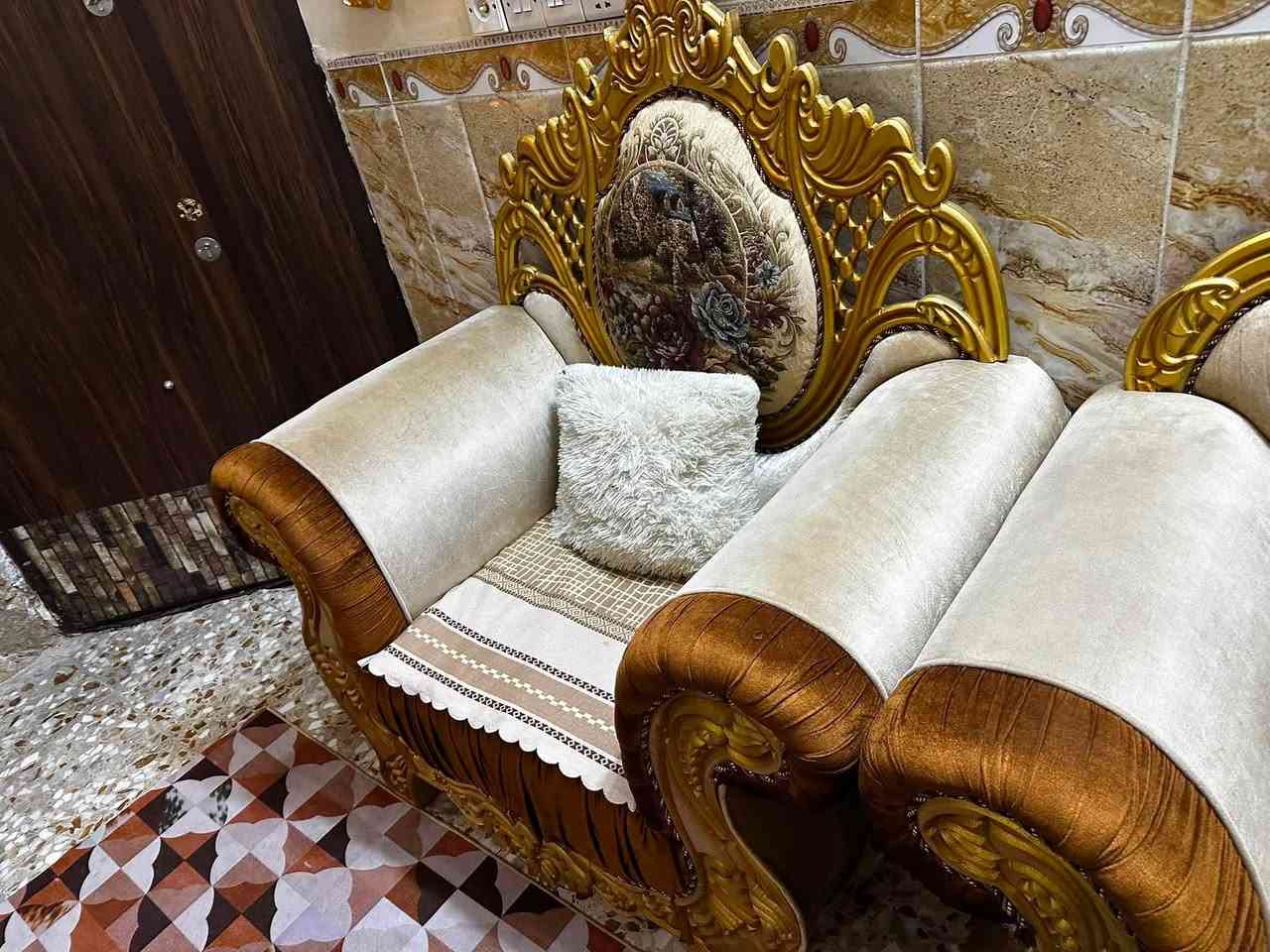السلام عليكم تخم 13 مقعد مع الطبلات والفاترينا
بغداد الزعفرانيه
***********
