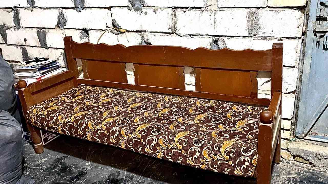 السلام عليكم
اثاث بيت نظيف جدا للبيع مستعجل
بوفيه / 150
صوبات نفطيه / 75 و50
صوبه كهربائية وغازيه / 75
تخم عشر مقاعد/ 150
معرض / 75
طباخ غازي كريازي / 250
طباخ غازي منضدي إيطالي / 100
قنفه خشب/ 35
مراوح سقفيه / عدد3 نوع توشيبا/ 20 الوحده.
مبرده حديد برفاب / 75
برميل حديد عدد 2 سعر الواحد 10
برميل بلاستك/ سعره 10
الاتصال / ***********
