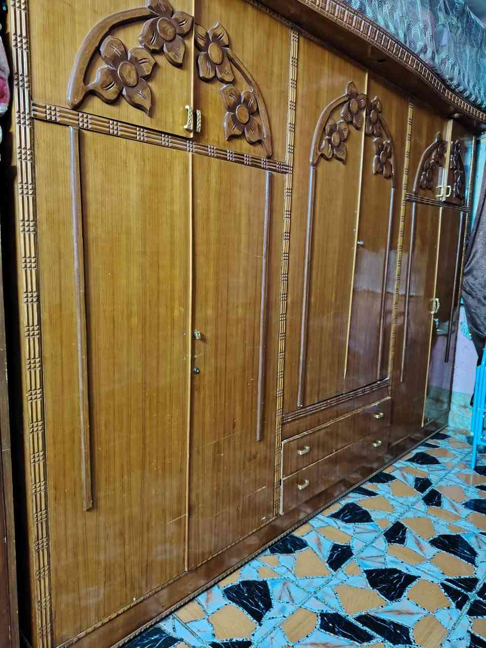 سلام عليكم غرفة اللبيع السعر 400 وبيه مجال للاستفسار الاتصال على الرقم ***********
