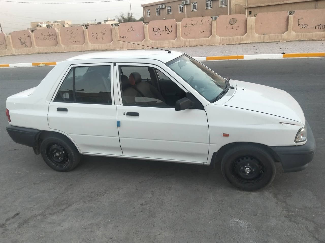 سلام عليكم عندي سايبه 2024مكفوله كفاله عامه رقم قادسيه انكليزي هزه جديده المكان كربلاء رقم الهاتف ***********
