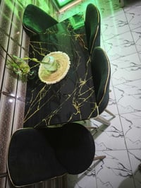 طاولة طعام زجاجية • تكبر وتصغر • ٤ كراسي