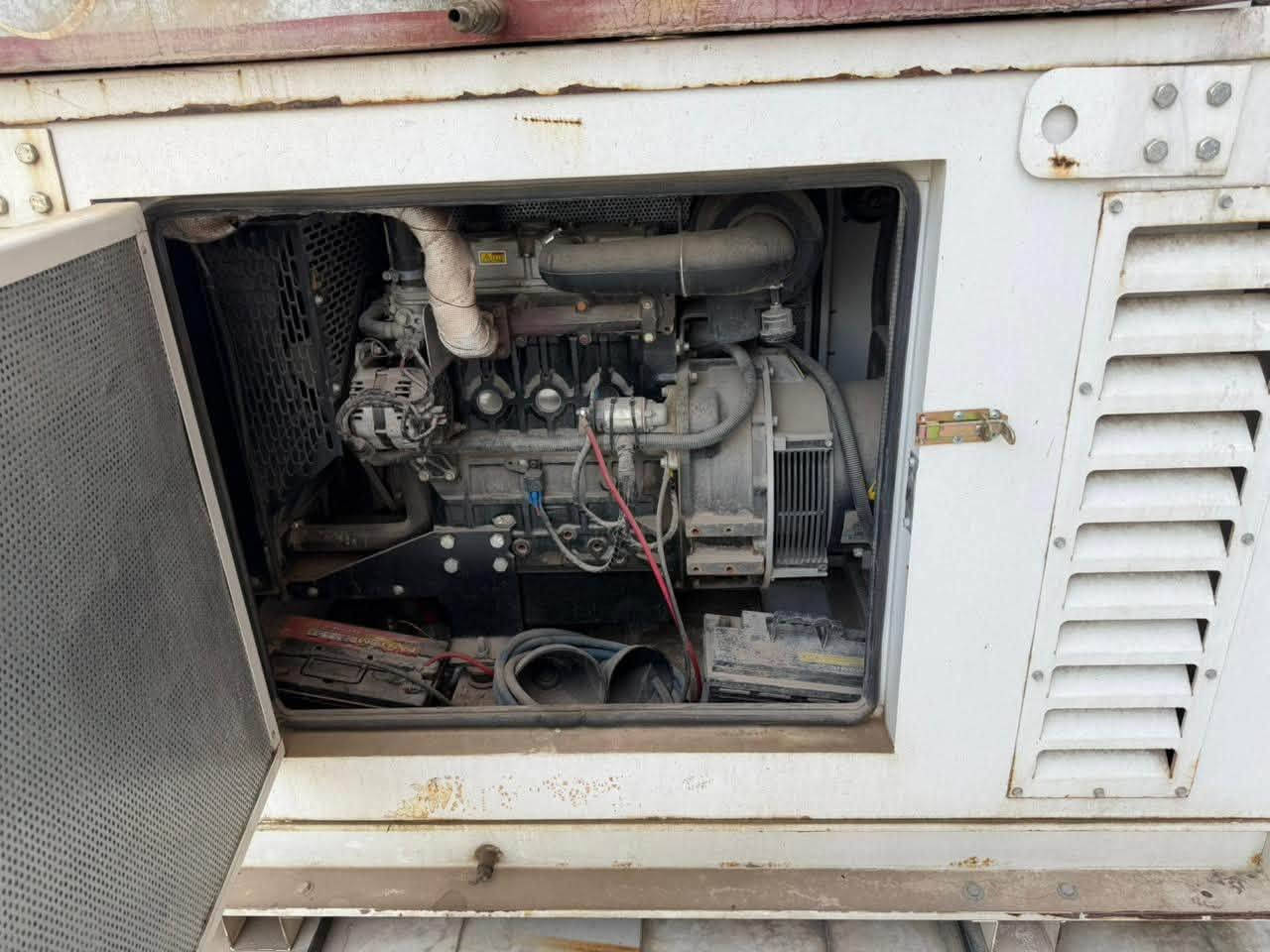 مولده بيركنز للبيع 
20kv
مستخدمة قليل 
سعرها ٤٥ ورقة قفل
للاستفسار ***********
