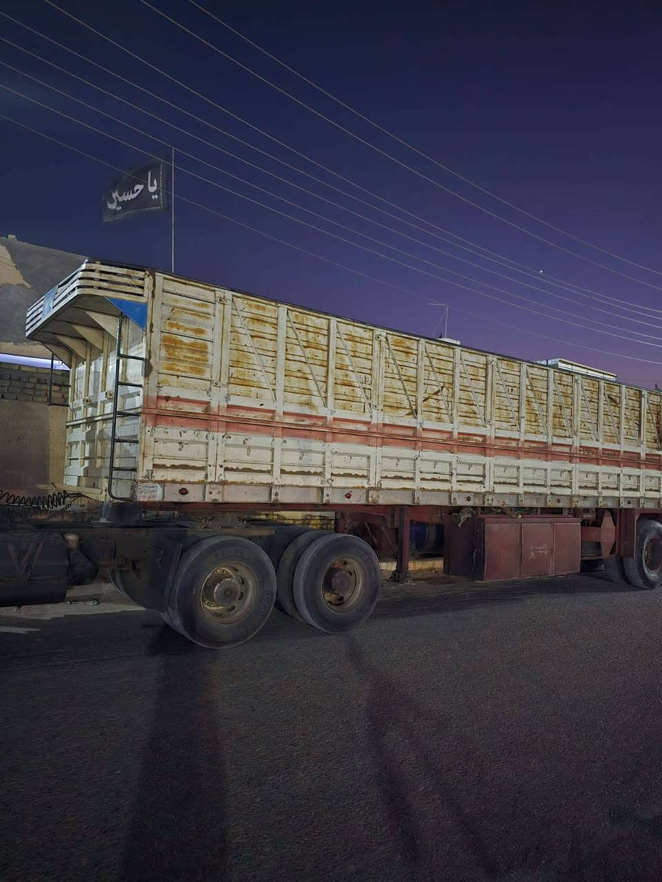 سلام عليكم عربانه بلوم جناب خالد الجنابي تخم تاير دناكير 14 جاهزه للشغل السعر 70 وبيه مجال 
***********
