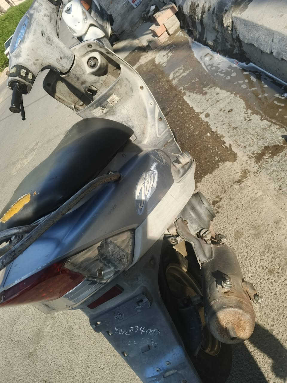 سلام عليكم دراجه للبيع دراجه كله شغاله كهربائية كله شغاله كابريتر سلف بلاديه نكره سلف صوته ناعم بيه نواقص بسيطه شراي خاص مكاني بغداد كرخ ***********
