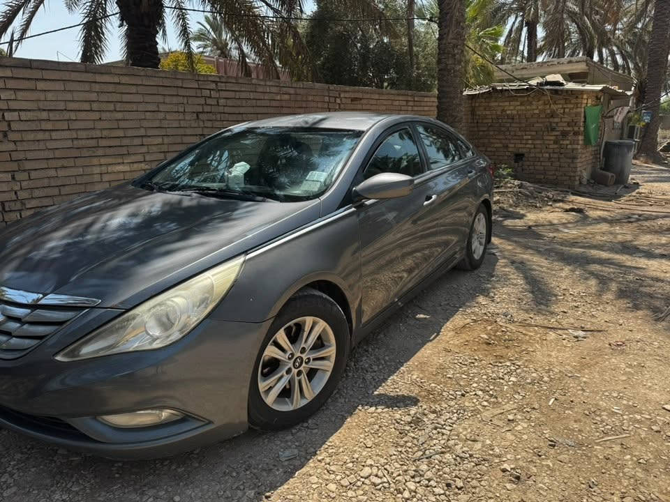 سوناتا 13 أمريكي بيها ضربه فقط الجاملغ الأمامي جهةٍ السائق رقم قادسيه العنوان بابل السعر 105 $ للتواصل ***********
