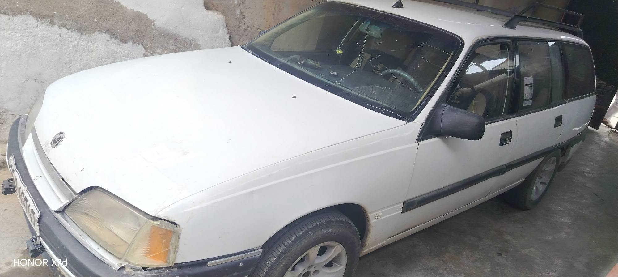 السلام عليكم ابل اوميكا ستيشن للبيع حجم ٢٠ قفل مركزي رقم مسطرة سنويه إلى ٢٠٢٩ بسم اخويه شرط التحويل قطاره بل بانزين محوره كابريتا السعر ٢٨ وبيها مجال للاستفسار الاتصال على الرقم 

***********

نص مكتوب في الصور:
- HONOR X7d
- الأحد
