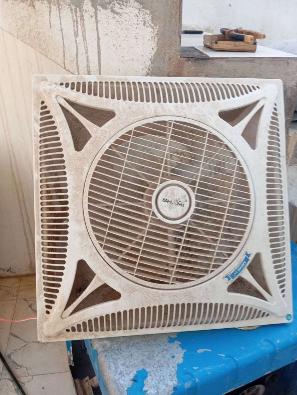 اغراض للبيع سبلت طنين بشرط شغل جنرال سعرها ٣٥٠ الف مبرده ٤٠ ومروحيه ١٥ عنوان بنجه علي رقم موبايل ***********
