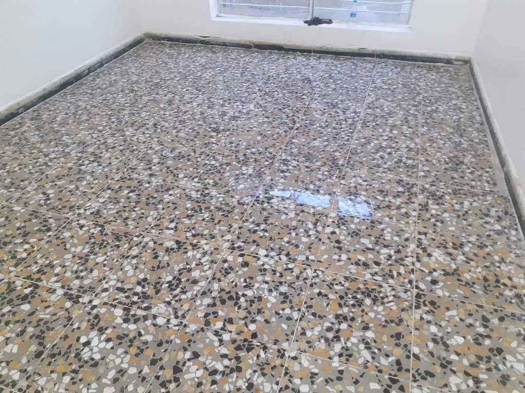 جلي وتنضيف كافة الارضيات الكاشي والمرمر القديم والجديد
تنضيف البورسلين 
للاستفسار والتواصل مراسلة الحساب او الاتصال بالرقم ***********
