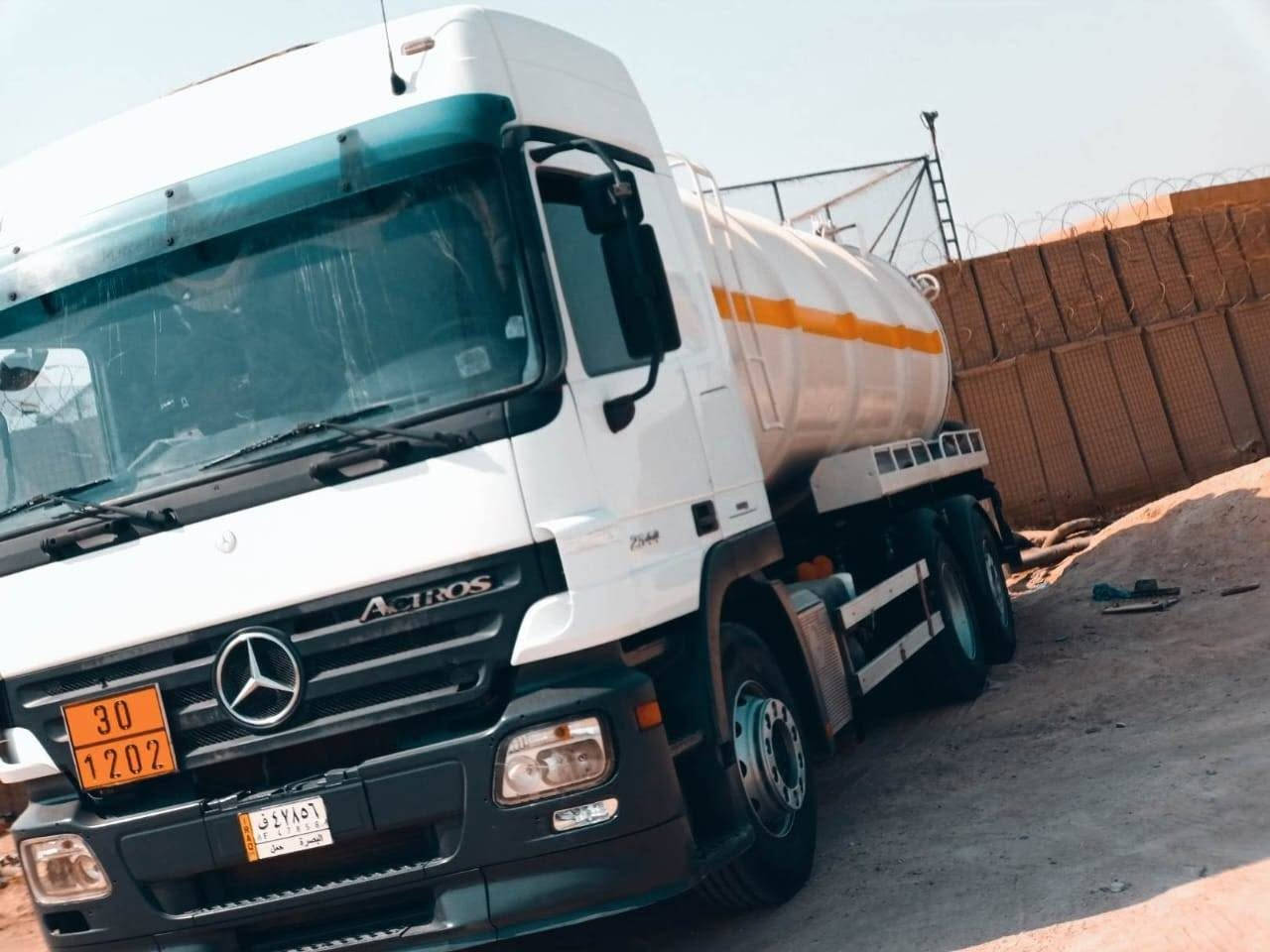 السلام عليكم ورحمة الله وبركاته
🚛 للبيع: مرسيدس كتروز موديل 2007 – حوضية فاكيوم
✅ السيارة نظيفة جداً وما متعوبة.
✅ صارلها 5 سنوات تشتغل ستاندباي، يعني استخدامها قليل جداً.
✅ التانكي جديد ومكفول من أي زرف أو خياس.
✅ السيارة جاهزة للعمل مباشرة، وما تحتاج أي مصروف.
✅ بيها تعديل وترتيب خفيف فقط.
✅ السنوية منتهية، وتحويل الملكية ثاني يوم مباشرة باسم المشتري.
💰 السعر: 4300 دولار، وبيها مجال قليل كلش.
📞 للاستفسار والاتصال أو عبر الواتساب:
***********
