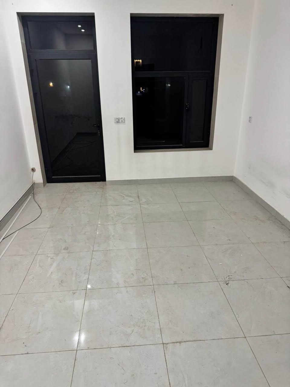 🏠 للإيجار في السيدية | بيت مودرن

✨ مساحة 50 متر — إيجار 850 ألف فقط!

يتكون من:
🛏️ 3 غرف نوم
🛋️ صالة
🍳 مطبخ
🚿 خدمات

📞 للاستفسار والحجز:***********
📲 متوفر واتساب

🏢 مكتب قمر للوساطة العقارية
📍 موقع المكتب: شارع الآمن

🔑 للمزيد من عروض الإيجار والبيع في السيدية، تواصل معنا Colombo, Sri Lanka
