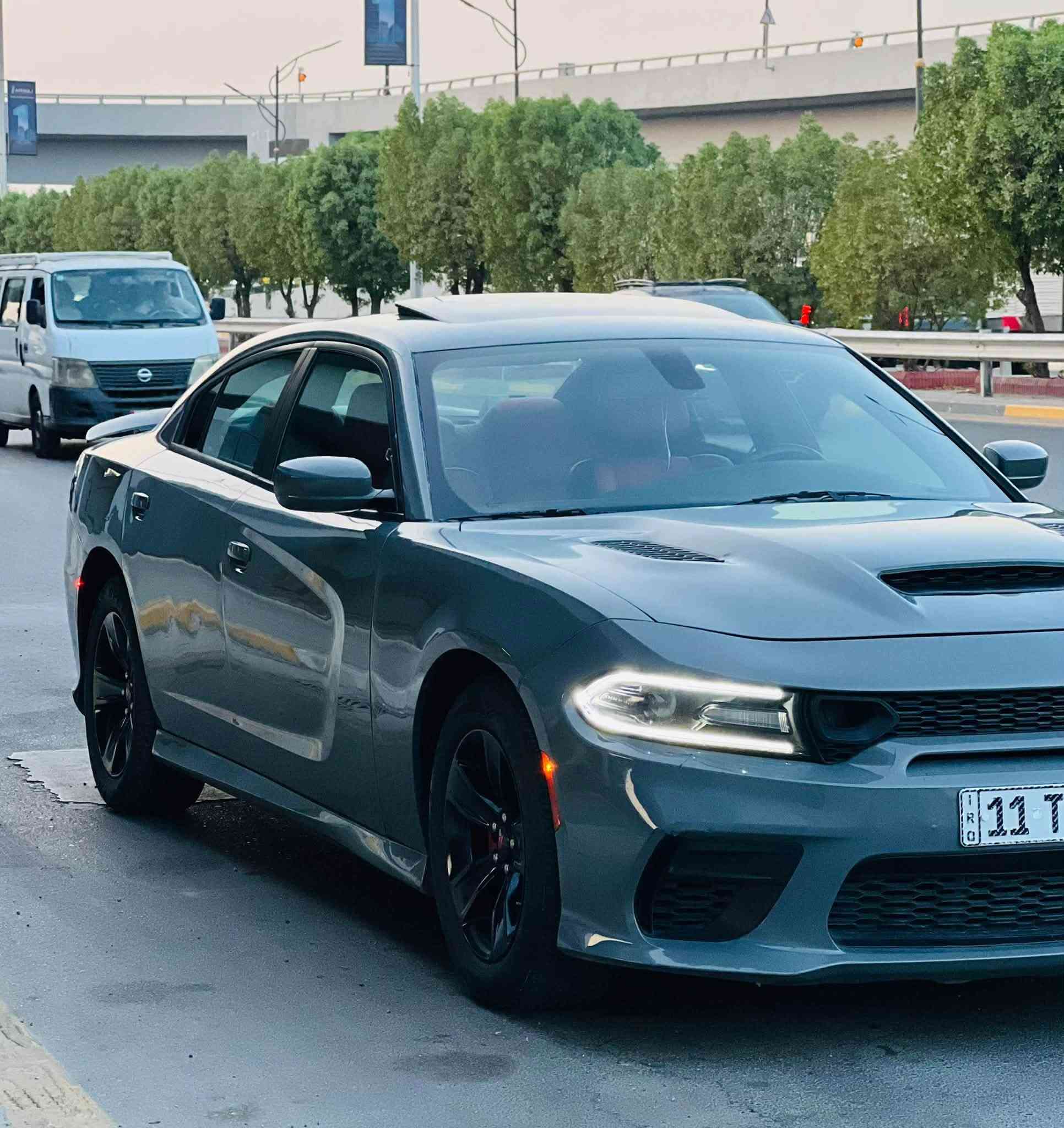 📍السلام عليكم 🫡 
📍 للبيع او مراوس📍

📍دوج جارجر لون سمنتي مميز 
📍موديل 2018
📍محرك.6 سلندر  
📍رقم بغداد (تحويل)
📍. محرك وكير كفاله   
📍ماشيه (93) الف ميل      
📍سياره داخله كلين  سونار يقرا باب مفتوح فقط بدون دواخل يعني سياره كفاله عامه   (شاصي ولغد وايرباكات كفاله)
📍مواصفات
📍فتحه سقف
📍كشن سايق خزن ميموري  
📍تحكمات ستيرن
📍حساسات خلفي جوانب 
📍كشنات جلد اسود واحمر
📍كير طياره ✈️
📍تشغيل على  بعد
📍بصمه تشغيل 
📍بصمه ابواب 
📍شاشه كبيره 
📍شاشه اعطال 
📍كشن سايق كهرباء 
📍تبريد قطعتين    
📍السعر :210 وبيها مجال
ملاحظه : سياره سيرفس ممشتغل بيها جديده كلش ونضافتها 90%
📍مكان السياره بغداد 
 متواجد واتساب 
***********

نص مكتوب في الصور:
- بغداد