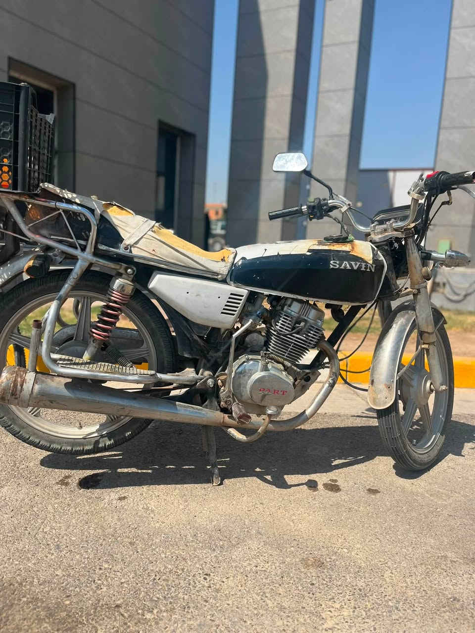 دراجة تايكر موديل 2020
فقط ورقة كارتونية محرك نضيف 
السعر 250 مكاني ديالى جامعة ديالى
الاتصال على رقم ***********
