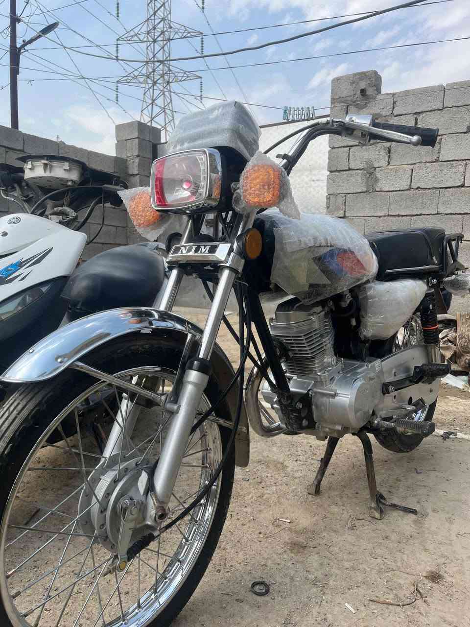 يابه السلام عليكم عندي نامه 26
الدراجه كفاله مابيها اي نقص والمحرك صورته گبالكم لامفتوح ولا شي 
مكاني بعقوبه الرحمه 
السعر 700وبيها مجال للشراي 
تواصل ***********
