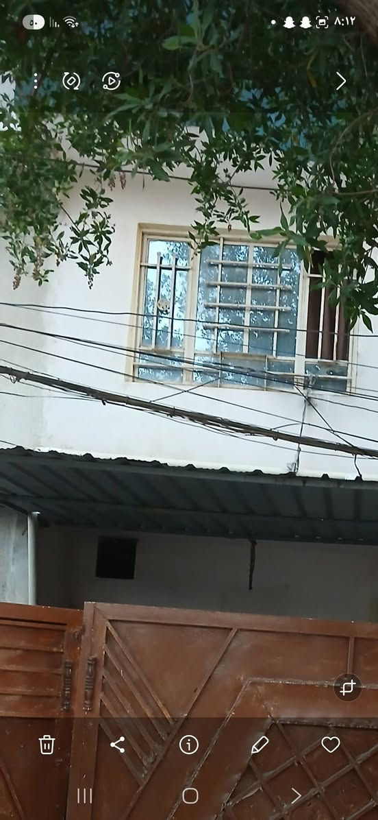 بيت للايجار في السريدات القديمه قرب المدخل الاول خلف أسواق ابو علي المساحه ١٢٠ متر طابقين سعر ايجاره ٣٥٠ 
***********
