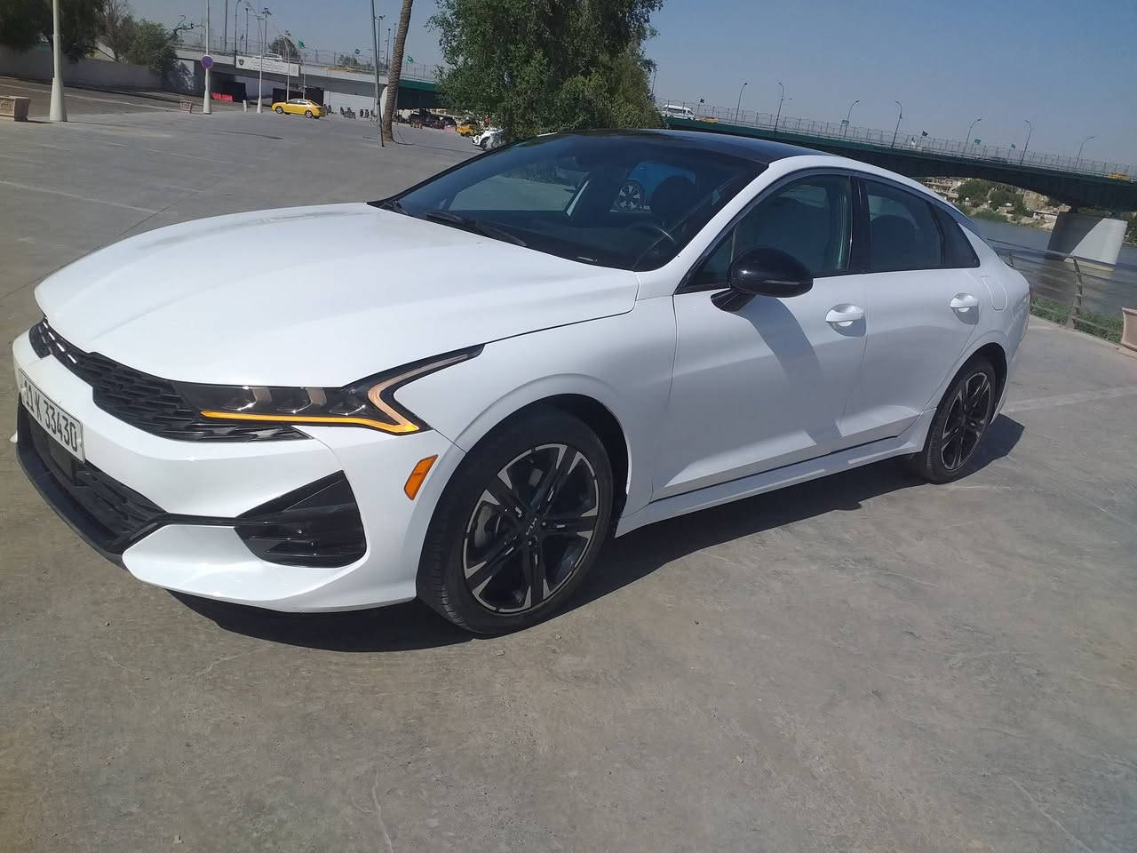 كي فايف k5 2023 لون ابيض بانوراما  فول مواصفات ترقيم جديد باسمي
رقم بغداد 
وارد امريكي 
جيتي لاين Gt-line
محرك 1600 تيربو
ماشيه 32 الف
فول مواصفات بانوراما
كشنات جلد اسود
رادارات توقف ذاتي نقطة عمياء 
شحن لاسلكي 
بصمة تشغيل 
4 انظمة قيادة كشن كهرباء مواصفات جيتي لاين المعروفه
صور الحادث مرفقة بالمنشور
السياره جاهزة وحلوه ماناقصها شي
مكاني بغداد  الكاظمية
السعر  155
 موبايل ***********
