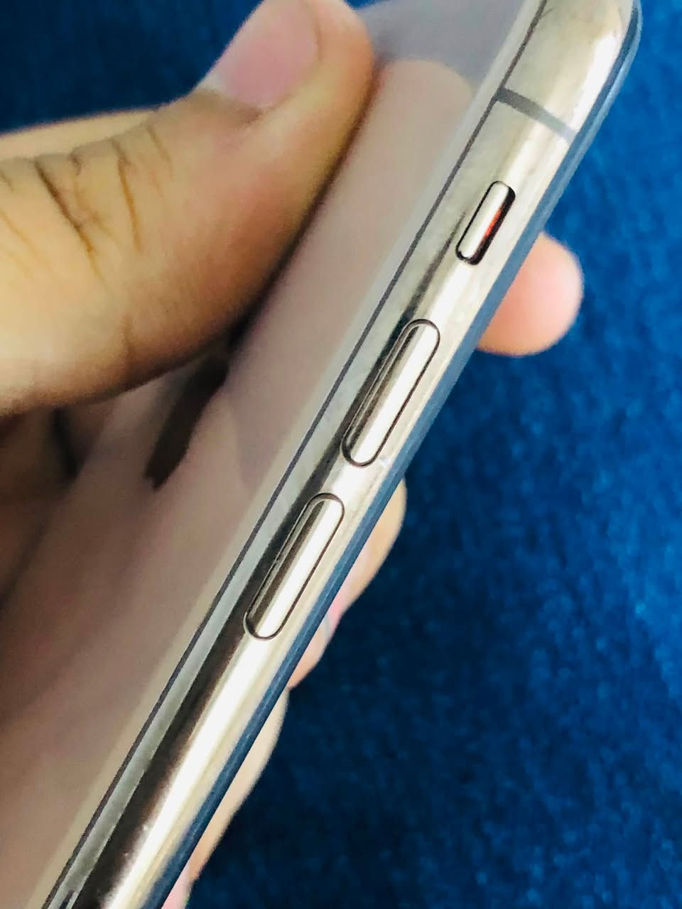ايفون اكس اس مو ماكس ما مبدل بي شي ذاكره ٢٥٦ بطاريه٧٦ بلاديه كلشي شغال بس سناعه الفوك عطلانه اله سبيكر بل اتصال ولكامره بيها رجه بصيطه موضحه بل فديو للمصداقيه مراوس باندرويد واطي فرق بصيط مو هواي او بيع ٢١٠ ***********
