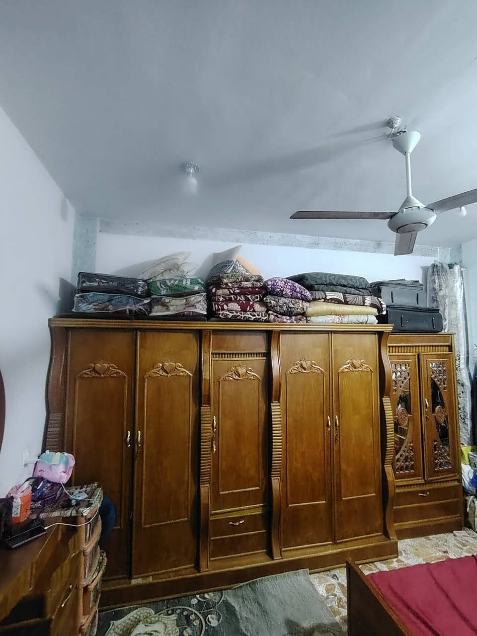 للبيع هذه الغرفة الأخشاب مليون وربع أريده الاتصال على هذا الرقم ***********
