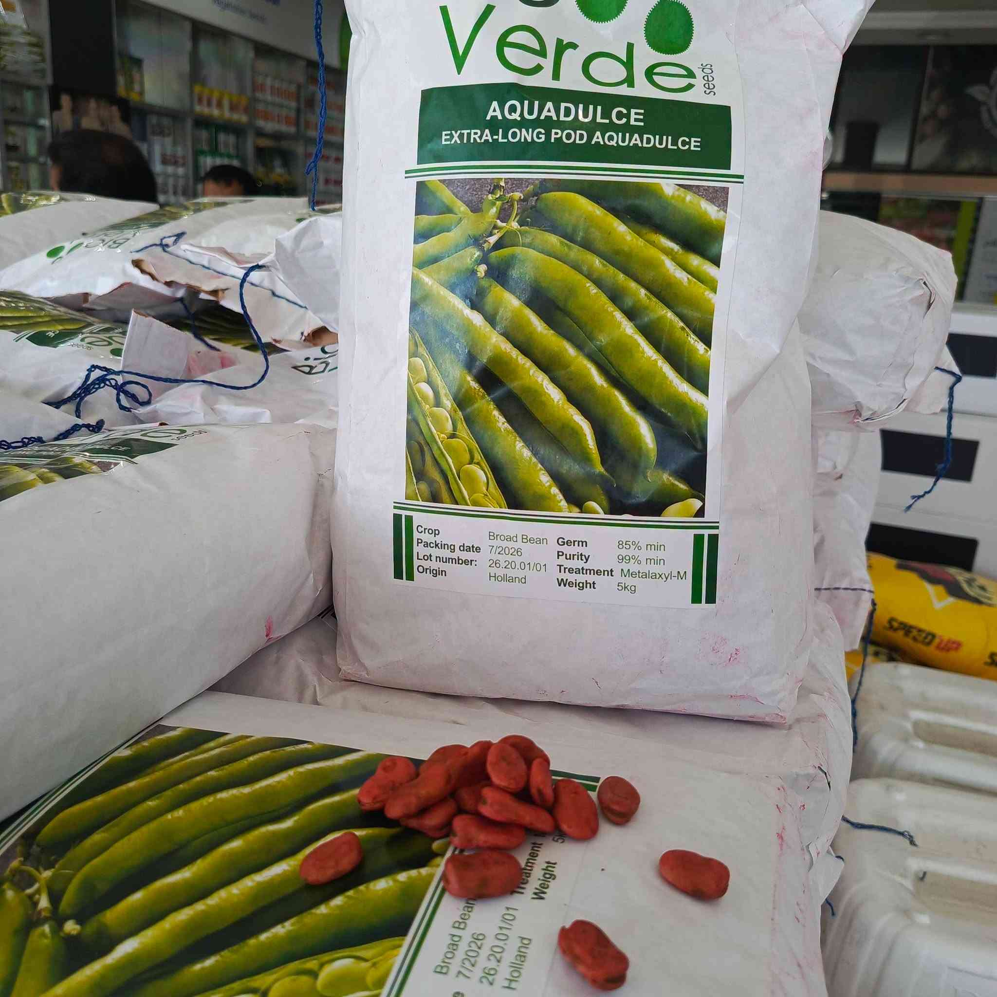 🌱 بذور باقلاء  عالية الجودة (AQUADULCE) 🌱
​لأصحاب المزارع والحدائق الباحثين عن أفضل إنتاجية وأعلى نسبة إنبات! نقدم لكم بذور الباقلاء الهولندية الممتازة ذات القرون الطويلة والإنتاج الوفير.
​مميزات المنتج:
​النوع: باقلاء عريضة (Aquadulce Extra-Long Pod)
​المصدر: منشأ هولندي فائق الجودة (Holland)
​نسبة الإنبات: 85% كحد أدنى
​نسبة النقاء: 99% كحد أدنى
​معاملة ومحمية: معالجة بمادة (Metalaxyl-M) لحماية البذور أثناء الإنبات
​الوزن: عبوة 5 كيلو غرام
​التفاصيل والسعر:
​💰 السعر: 65 ألف دينار للعبوة
​🚚 التوصيل: متوفر لجميع المناطق (5 آلاف دينار فقط لكل عبوة)
​📞 للطلب والاستفسار:
يرجى الاتصال على الرقم: ***********
