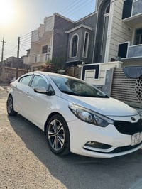 سيراتو ٢٠١٤ سياره جاهزه ونضيفه بيها قطعه صبغ وحده مبين بسونار بدون دوا...