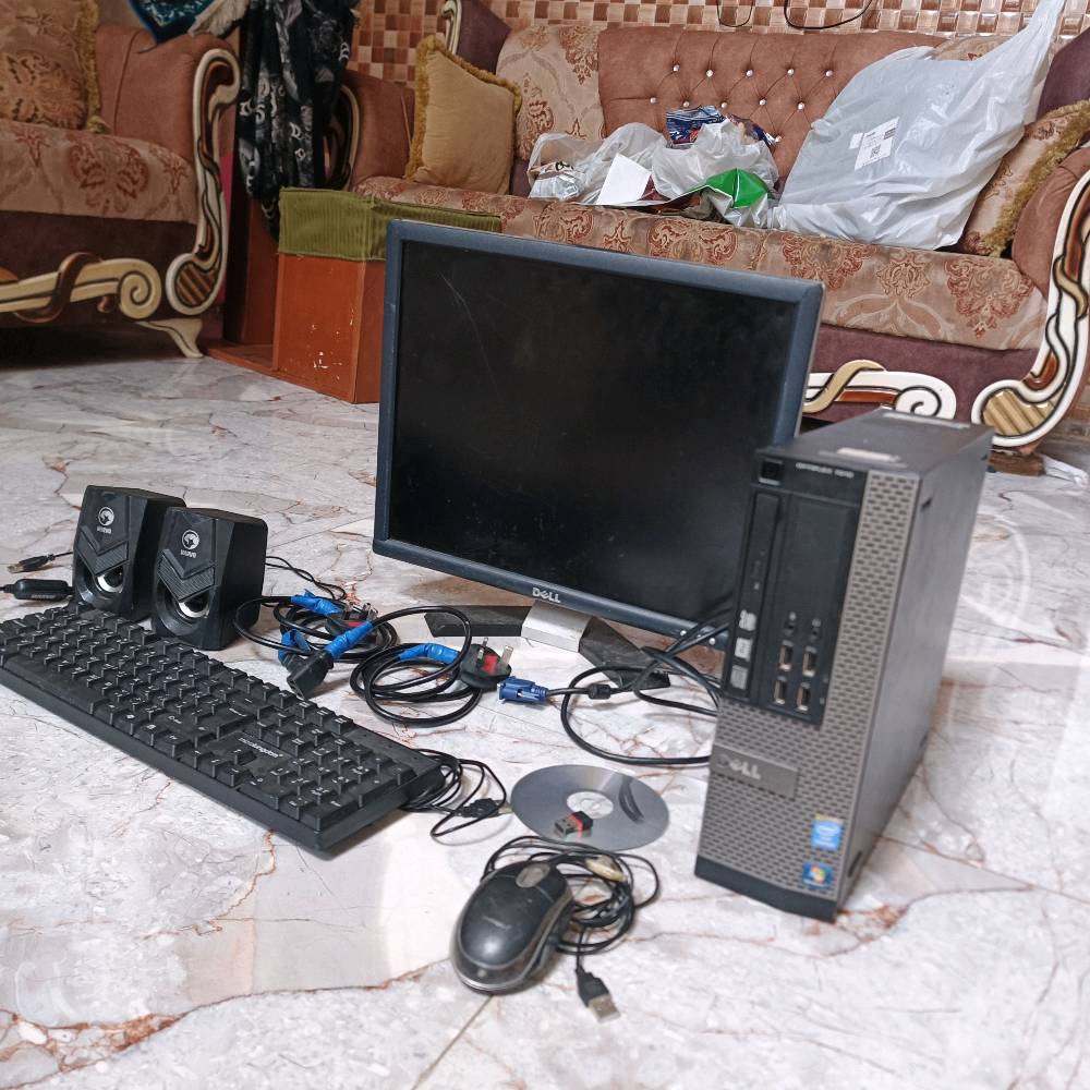 حاسبه Pcللبيع مستعمله شي قليل محدثه وندوز 10 تكدر تنزل بيها اي شي يعجبك ومكفوله من اي عطل او خلل ترجعها عليه ويجي وياها ماوس وكيبورد وسماعه اصليه وكيس وشاشه ووايرات التشغيل
المواصفات
ءlntel core i3 الجيل الثاني
الرام 4 GB
ءHDD 500GB
الشاشه 19 بوصه
السعر 99الف مكاني الكوت 
*********** هذه رقمي تكدر تتصل علي وبيه وتساب
