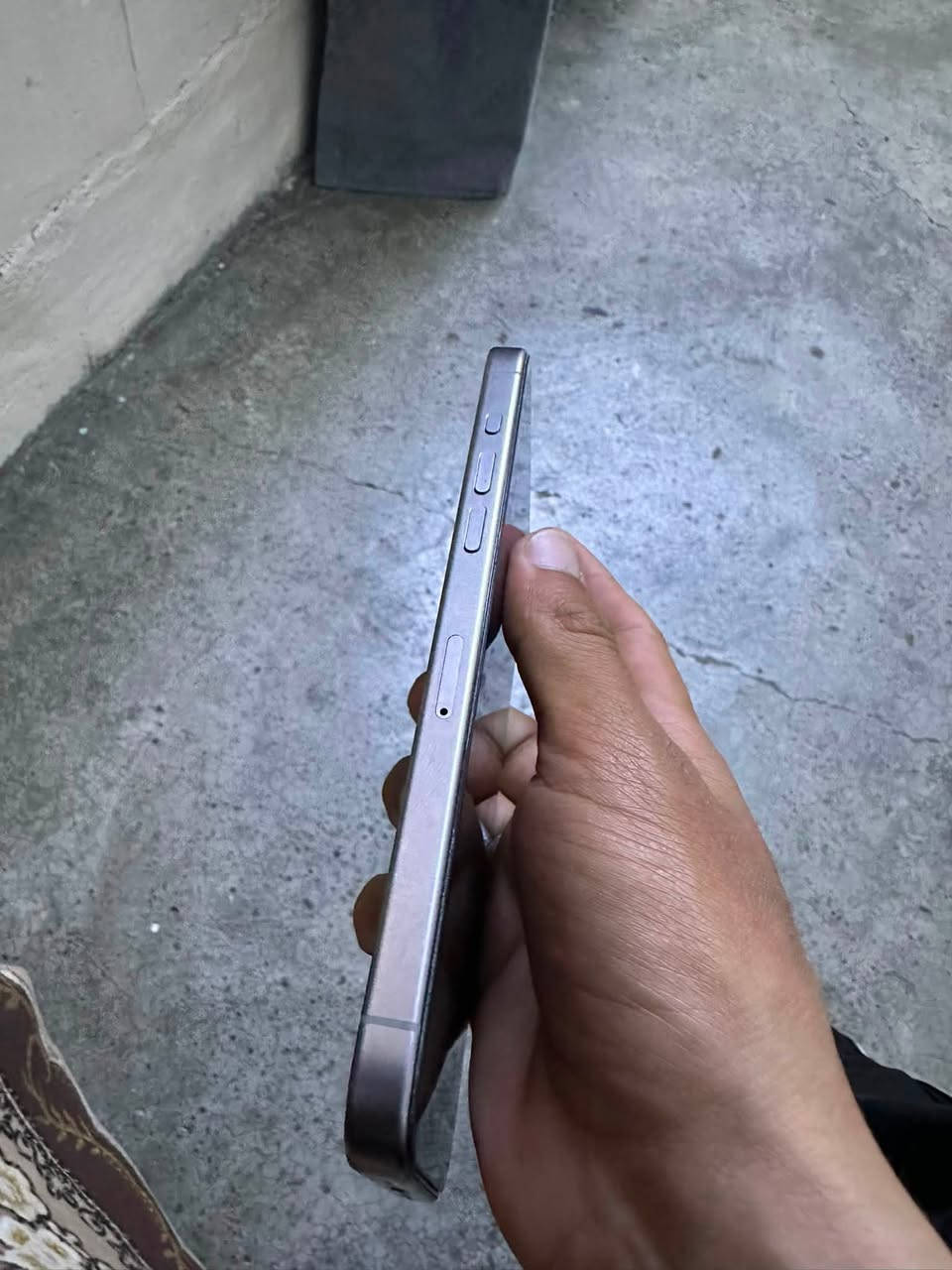 سلام عليكم ايفون ١٥برو ماكس اي عيب مابي بطاريه٨٩نظافه١٠٠٪؜صرف شحن مابي بس شاحنه ويا مكان كركوك مليون ١٠٠شراي خابر وتدلل***********
