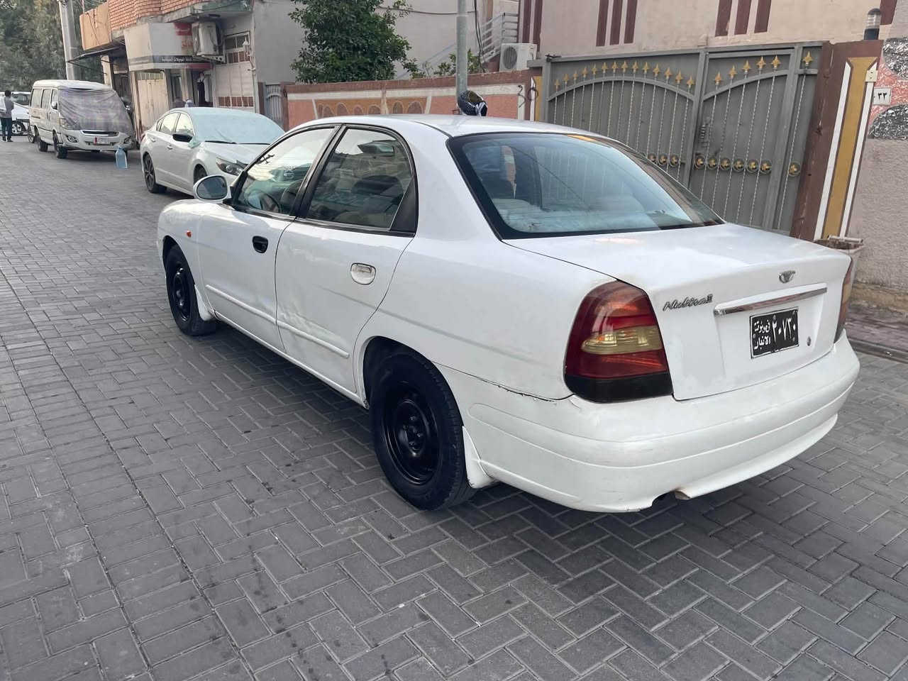 داوی نوبرا 
مۆدیل2000
شەرت گیر مەکینە
سەدر بی عەیب
تایە بی عەیب
سەیارەکە جوانە ئارام پلاستیک سلیمانیە
 سعری19وەرەقەو مەجال 
*********** كالار, السليمانية
