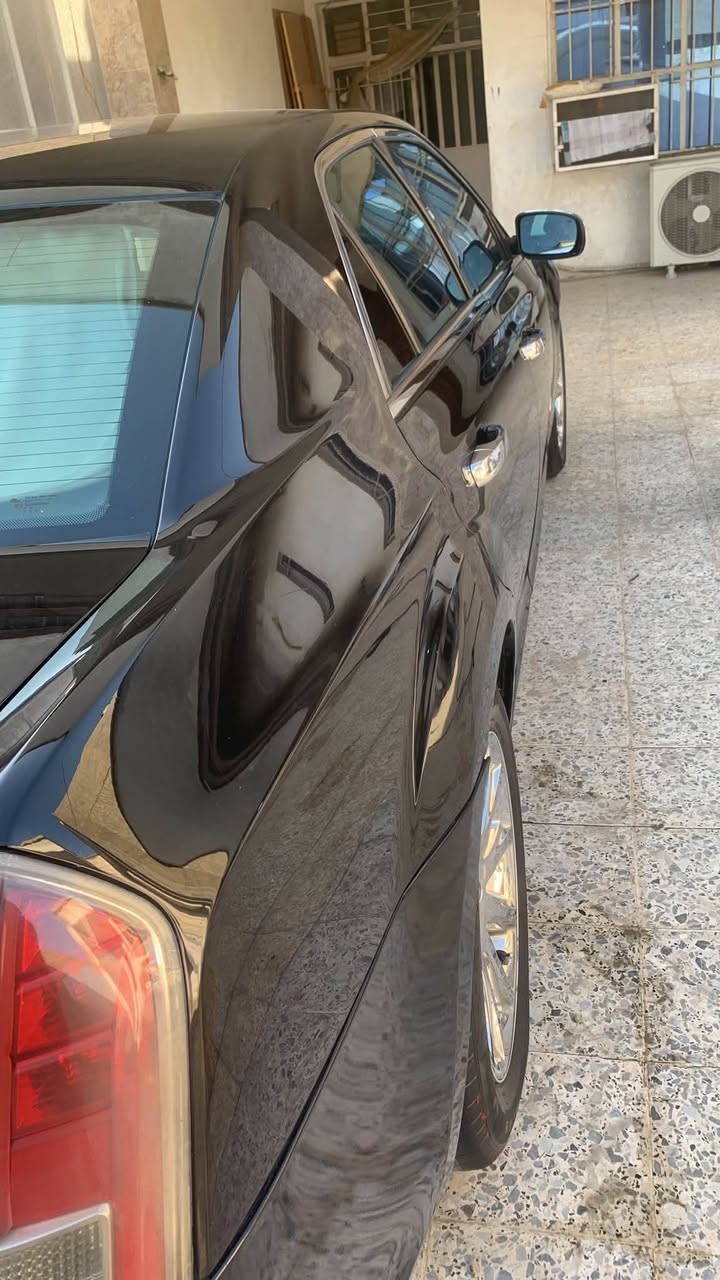 السلام عليكم. كلايسلر c300 موديل 2012 حادثه امريكا جاملغ خلفي وهنا بالعراق قبل كم يوم ابو دراجه دليفري الجامبو الأمامي الايمن صلحته والباقي شركه  بدون دواخل ولا ايرباكً سياره جاهزه ما بيها مصرف ولا ربع دينار منضومه  تبريد جديد كير عصا جديد مكينه صدر امامي خلفي ادامه عامه مسويلها تخم تاير سياره خير من الله جاهزه رقم سليمانيه با اسمي  مراوس كوري او كورلا ترهم السعر 160 وبيها مجال رقم ***********
