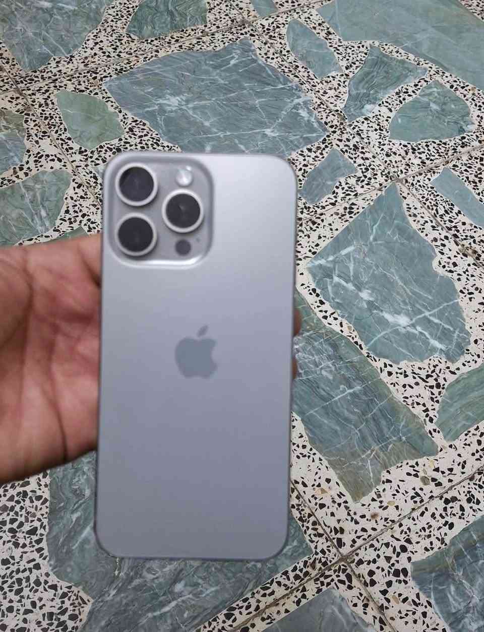 📱 للبيع iPhone 15 Pro Max
اللون: تيتانيوم 

الذاكرة: 256GB

الموديل: عربي شرق أوسط — نموذج M 🇦🇪

الشاشة: مبدلة شاشة تفصيخ أصلية 

البطارية:96% 🔋

نضافة الجهاز: 99% ✨

السعر 825  الف المكان العبيدي 

***********

او مراوس بايفون 16
