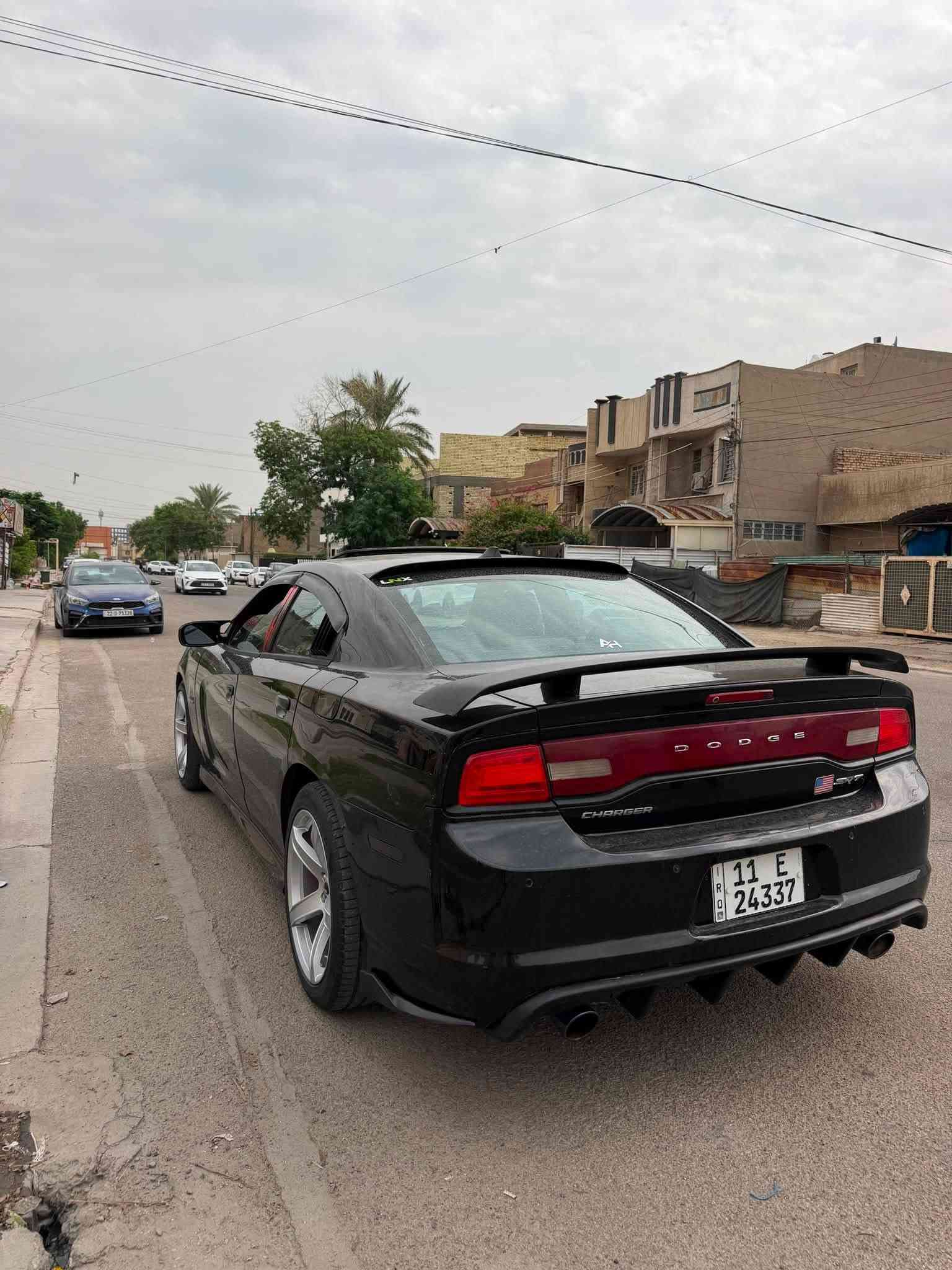 جارجر 2012 خليجي فول مواصفات فتحه شاشة جبيرة كير طيارة 
محرك V6 3600 كير و محرك مكفولات بيه قطعتين صبغ و البنيد محدث ابو فتحات كشنات محدث srt تخم ويل كب و تاير جديد رقم بغداد الجديد السعر ١١٨ مكانه بغداد ***********

