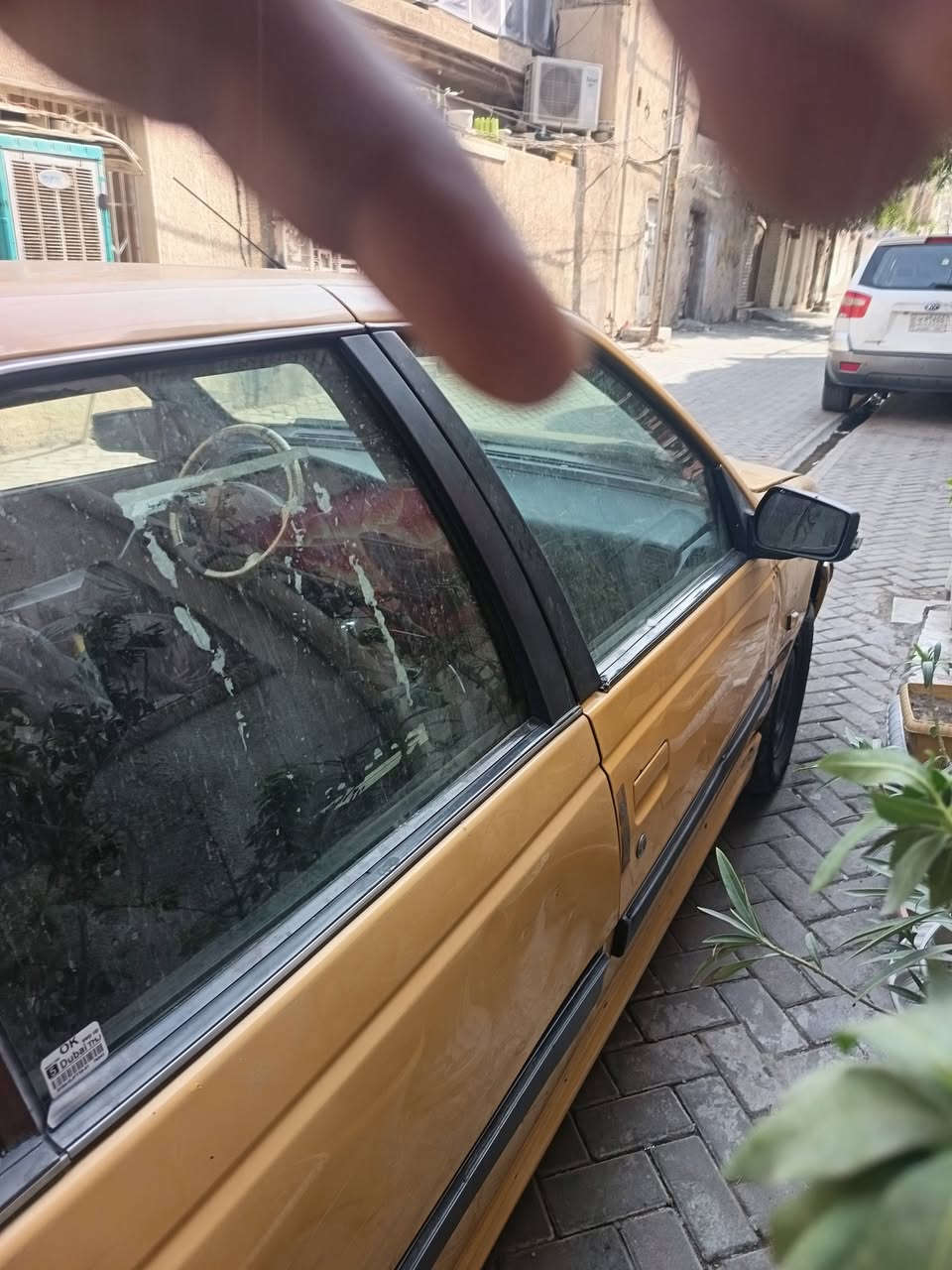 بارس • ٢٠١٢ • مكينة وكهرباء