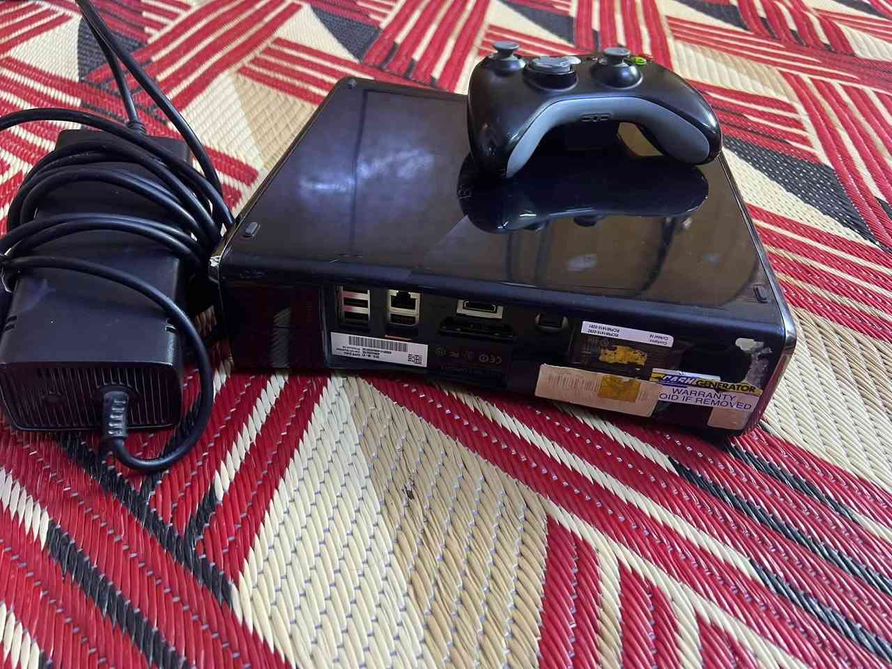 اكس بوكس ٣٦٠ • جويستك • نظام ايرورى