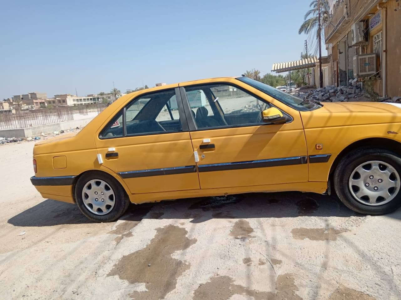 سلام عليكم بيجو 405 سياره خير من الله مديل 2016مكفوله لا ضربه ولا تبديل ولا ضبغ سياره جاهزه تخم تيرات جديد حدادي جديد تبريد شغال كير ومكينه لاتقص شاشه شغاله سياره جاهزه سنويه بسمي مصفره هيه وغرامات سعر 38بيه مجال قليل رقم ***********
