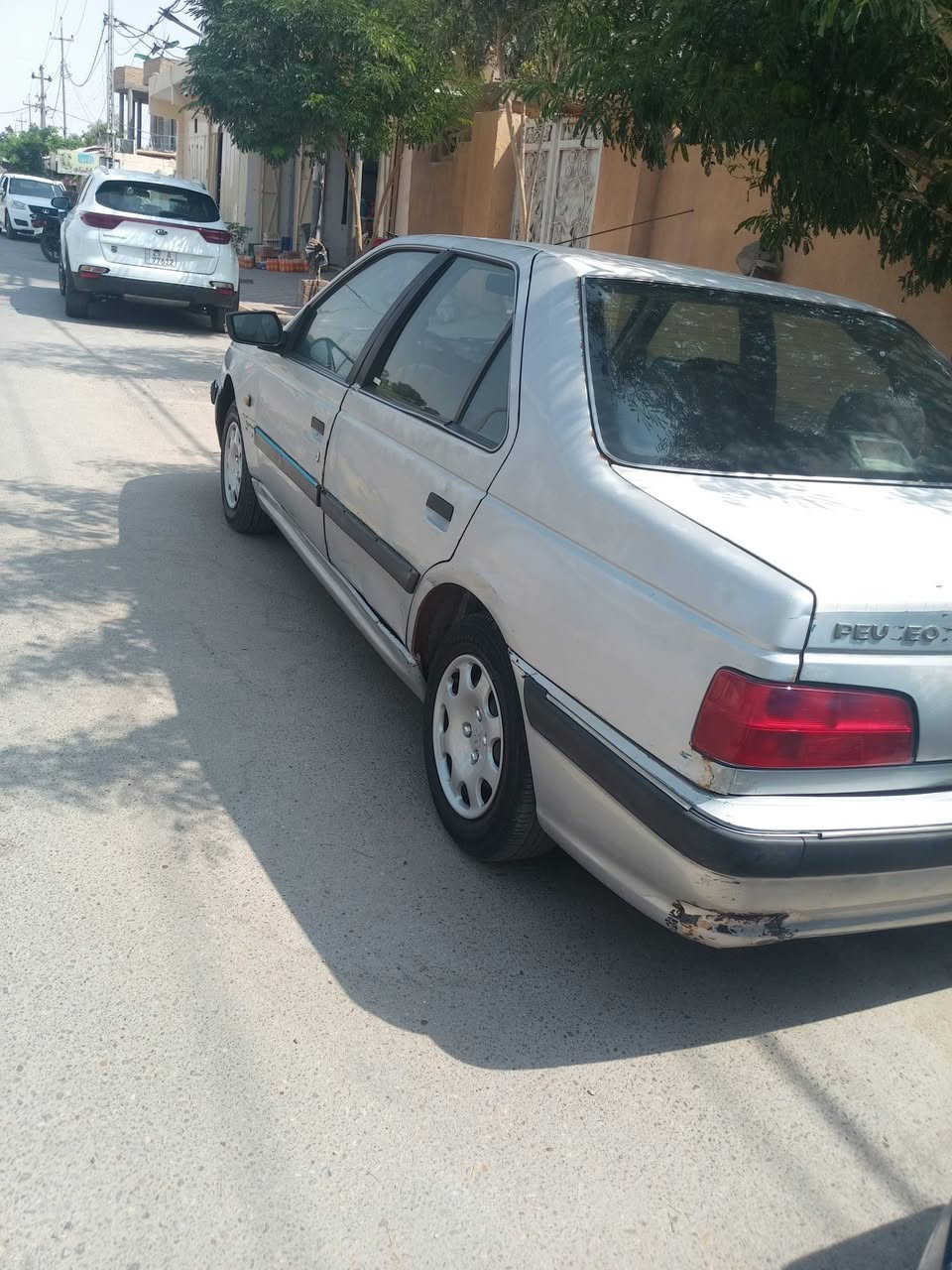 سلام عليكم بيجو بارص للبيع مديل 12 رقم واسط سنويه جديده بسمنه  تحويل مباشر تبريد ثلج مكينه وكير وتخم تاير حداديه جديده سعره 33 بيه مجال بصيط سياره جاهزه بس جارده مكان واسط نعمانيه ستفسار ***********
