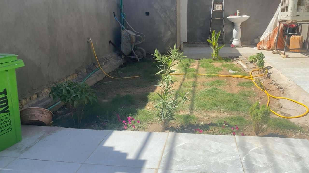 مكتب ولايه علي 
يا الله الدار للبيع المساحه 200م
طابو سند 25 يحتوي على ستقبال وصاله 
وغرفتين و صحيات داخليه و خارجيه 
صب كونكريت بناء درجه اولى 
شارع تبليط ماء و كهرباء مدارس قريبه 

عنوان ـــ البيت /نجف شارع كربلاء عمود 155 على طريق يا علي سعر 45 وبي مجال 
***********
