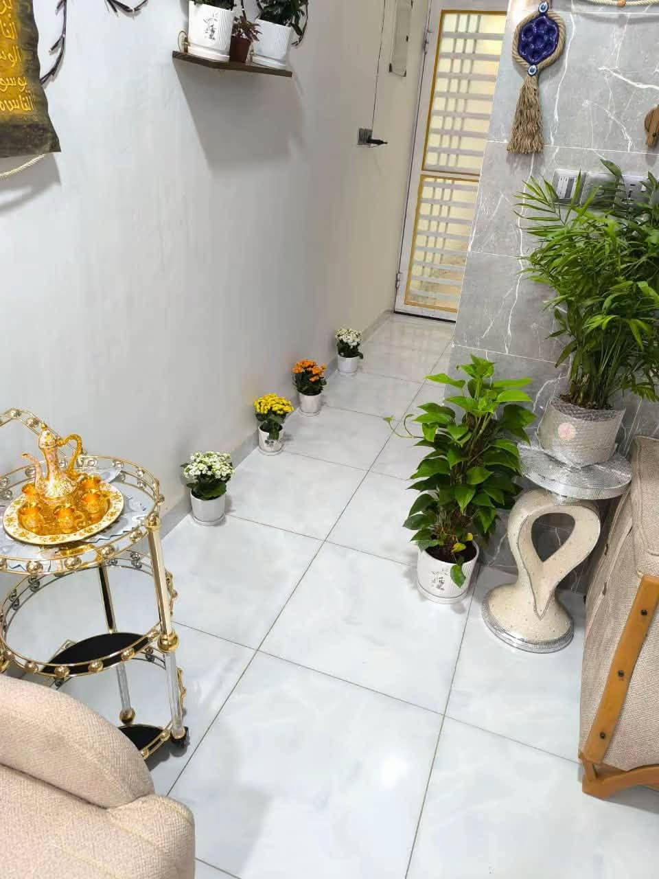 🔥 إعلاااان مميز وفرصة لا تُفوّت من مكتب الوسام الذهبي! 🔥
🏡 دار للبيع مع الأثاث – جاهز للسكن فوراً! 🏡

يعلن مكتب الوسام الذهبي عن توفر دار راقي ومميز للبيع بمواصفات ممتازة وموقع خدمي متكامل! ✨

📍 العنوان والموقع:

حلة - بابل | زوير الغربي

📌 بالقرب من حسينية الرسول وقرب أسواق المصطفى

✨ حي متكامل الخدمات (ماء، كهرباء، تبليط، وكل الاحتياجات القريبة منك).

📏 المساحة: 100 متر مربع

🏗 عدد الطوابق: طابق واحد – بناء حديث درجة أولى

🛋 المميزات: يُباع مع الأثاث كامل 🌟

📜 الملكية والسند: طابو زراعي (سند حديث 25)

💰 السعر: 110 مليون (وقابل للتفاوض💥

📞 للاستفسار وتفاصيل أكثر:

يرجى زيارة مكتب الوسام الذهبي أو التواصل معنا عبر الاتصال / الواتساب:

📱 ***********

لا تفوّت الفرصة، تواصل معنا الآن للمعاينة! 🤝✨

نص مكتوب في الصور:
- يعلن مكتب وسام المذهبي عن وجود دار مساحة 100 عنوان حله بابل زوير الغربي ***********