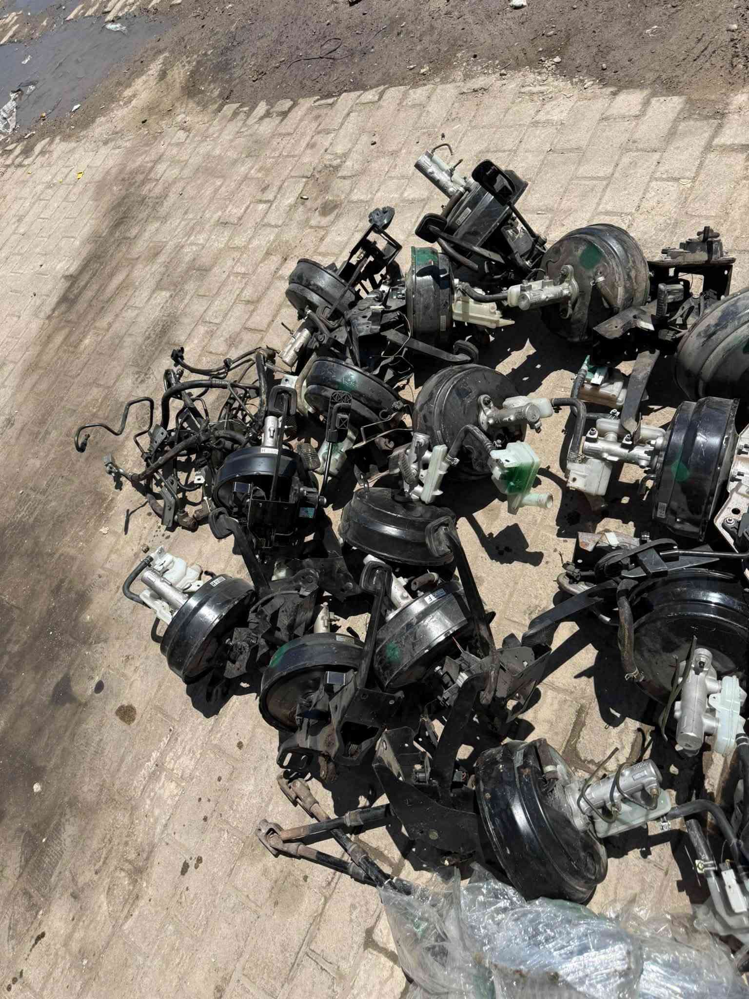 يتوفر لدينا قطع غيار نيسان أورفان /هايس تفصيخ +جديد2026/9/15
العنوان بغداد فلكة حي النصر قرب المشاتل 
يتوفر توصيل كافة أنحاء العراق 🚛
للاستفسار ***********
سعر خاص 🙏

نص مكتوب في الصور:
- الثلاثاء ***********