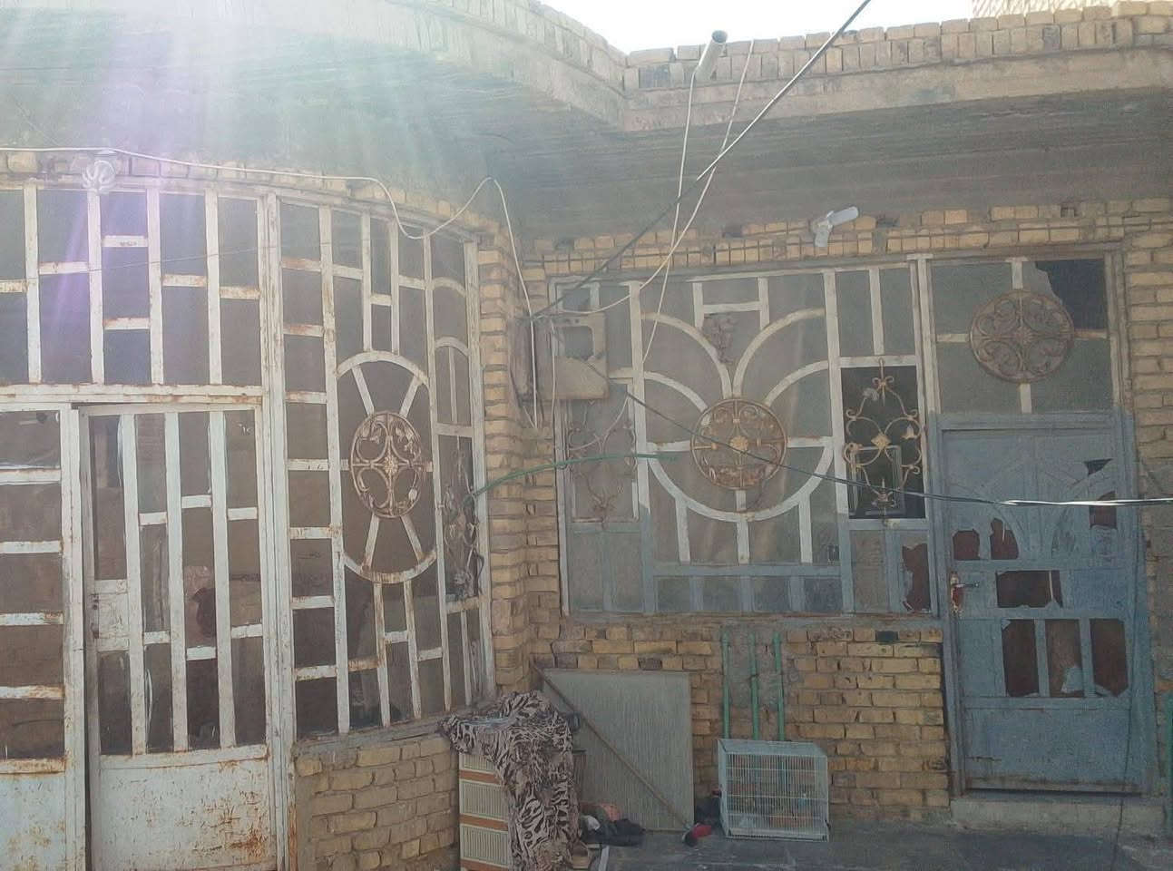 مكلف بالنشر 
يوجد بيت للرهن في حي المعراج المربع الاول المساحه 250 طابو
المواصفات  غرفتين وصاله ومطبخ وستقبال وصحيات  والمنطقه تبليط ومجاري  وكيبل ضوئي الاتصال. صاحب الرقم ***********
