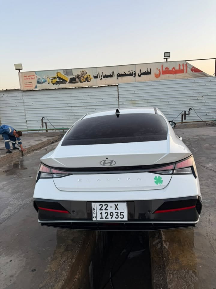 النترا تجميع صيني 2025رقم اربيل ماشيه 56الف مدوشمه ارضيه وكشنات ومبدل الويل من 17اله 16السياره مكفوله ما عده الجاملغ المامي بارد موجوده صورته مكاني بصره تنومه/السعر 140وبيها مجال بصيط ***********
