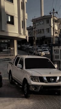 نيسان نافارا • ٢٠٠٩ • ١١٠٠٠٠ كم