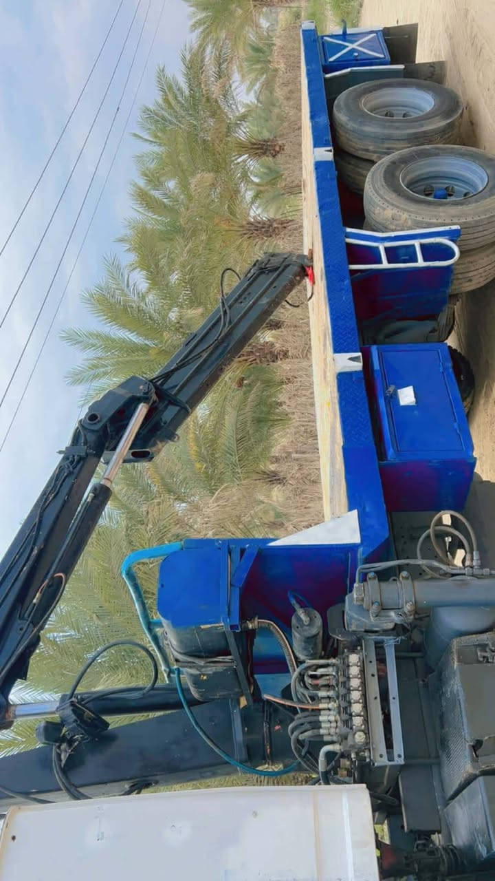 السلام عليكم كرين سكانيا ١١٢ موديل ٩١ جهاز ٧ طن مع برينه حفر جاهز بدو ن نقص اوليات جاهزه  للبيع ***********
