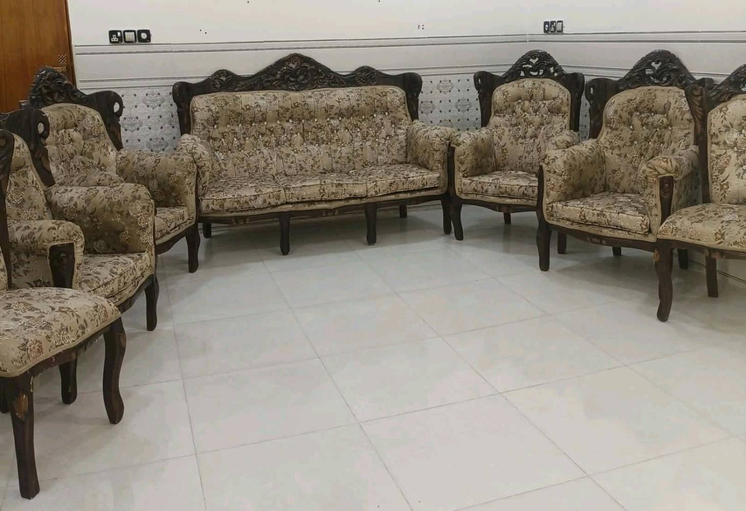 ٩ مقاعد • زان تركي • الحله شارع ٨٠