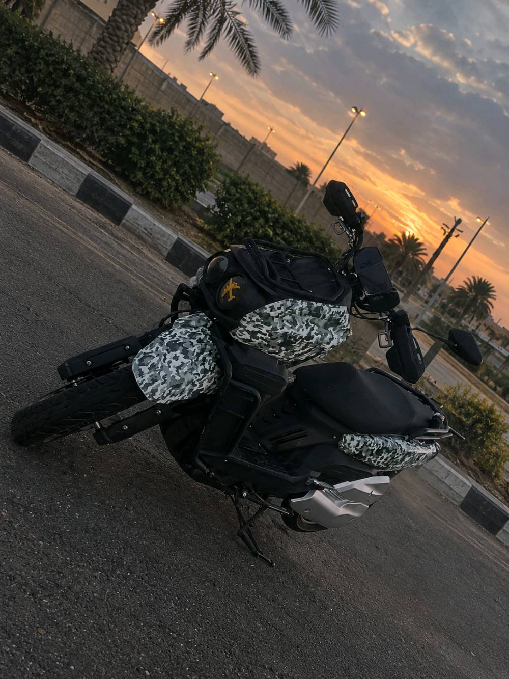 اباجي للبيع بيهة ملاحضات بلكفر لان مضروبة من هل جهة ئلي ماشر عليهة.بل احمر والبريك الامامي فاكس
الباقي كله بلادي ملف 3000
سرعتهة معروفة 
وكهربائيات كلهة.شغالة 
  مصارلهة.هواي من طالعة من معرض حسين عالمية 
سعرهة 850 
بطارياتهة يقرن 10ونص موشلة شحن.ونفحصت 
دراجة.بعدهي نضيفة
اباجي للبيع بيهة ملاحضات بلكفر لان مضروبة من هل جهة ئلي ماشر عليهة.بل احمر والبريك الامامي فاكس