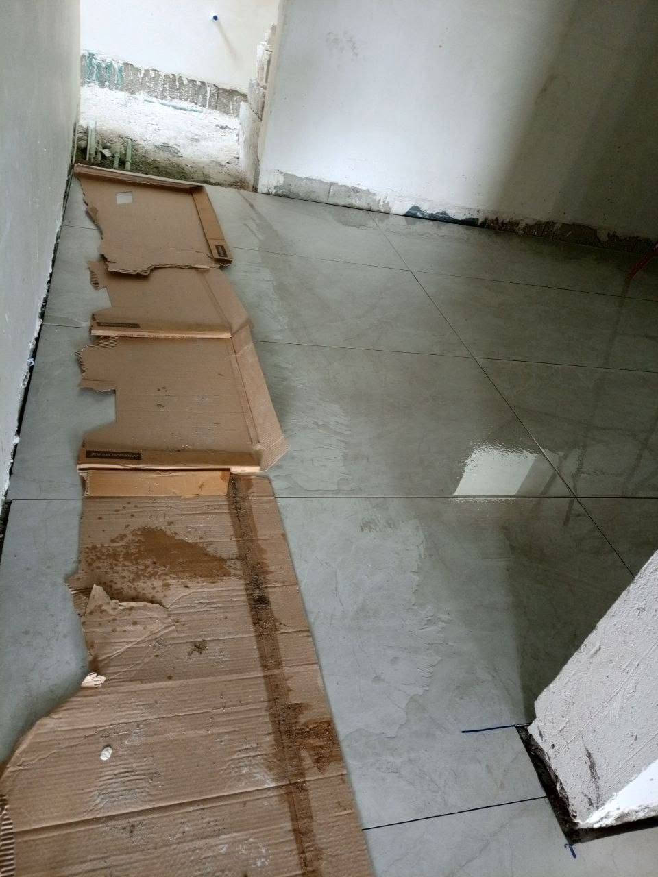 اسطة سيراميك • ارضيات • جداري