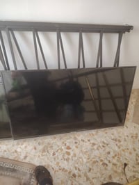 عندي جربايه طابقين باب لاول حديد او خشب صاج تريده تنفصل كل نقص مابيهن ...