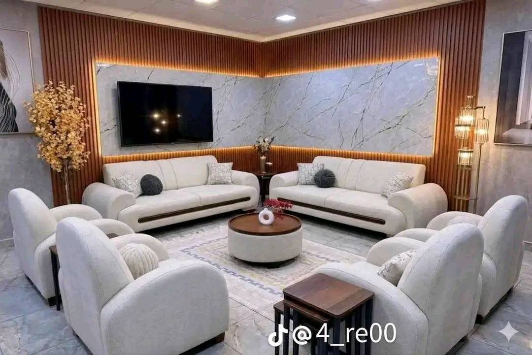 تخم 10 مقاعد 450 الف
مع هديه 6كوشات وطبله مربعه توصيل لكل العراق
بغداد بوب الشام