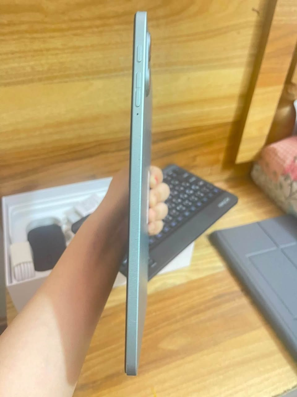 🔥 🔥🔥 من هوت ويف  Pad 13 Pro توفر تابلت 
عملي وقوي

السعر 225 الف 🔥🔥

مواصفات:-

📱 شاشة 10.1 إنچ – 120Hz

- سلاسة عالية بالتصفح، الألعاب، ومشاهدة الفيديو بدون تقطيع

- معالج Unisoc S513 ثماني النواة

أداء ثابت وسريع للاستخدام اليومي، الدراسة، والشغل.

-  بطارية ضخمة 6580mAh

- Android 16 نظام حديث، سرعة أعلى، وأمان أفضل.

🎁 يجي ويا ملحقات كاملة 🔥🔥

✔️ كيبورد

✔️ ماوس

✔️ قلم

يعني يتحول من تابلت إلى لابتوب مصغّر بكل سهولة 🔥

للاستفسار واتساب *********** بغداد, العراق
