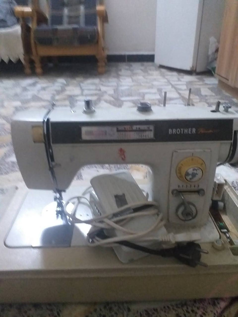 مكينه خياطه بلاذر مؤسسة منزلي
سعرها ١٥٠وبيها 
مجال
***********
