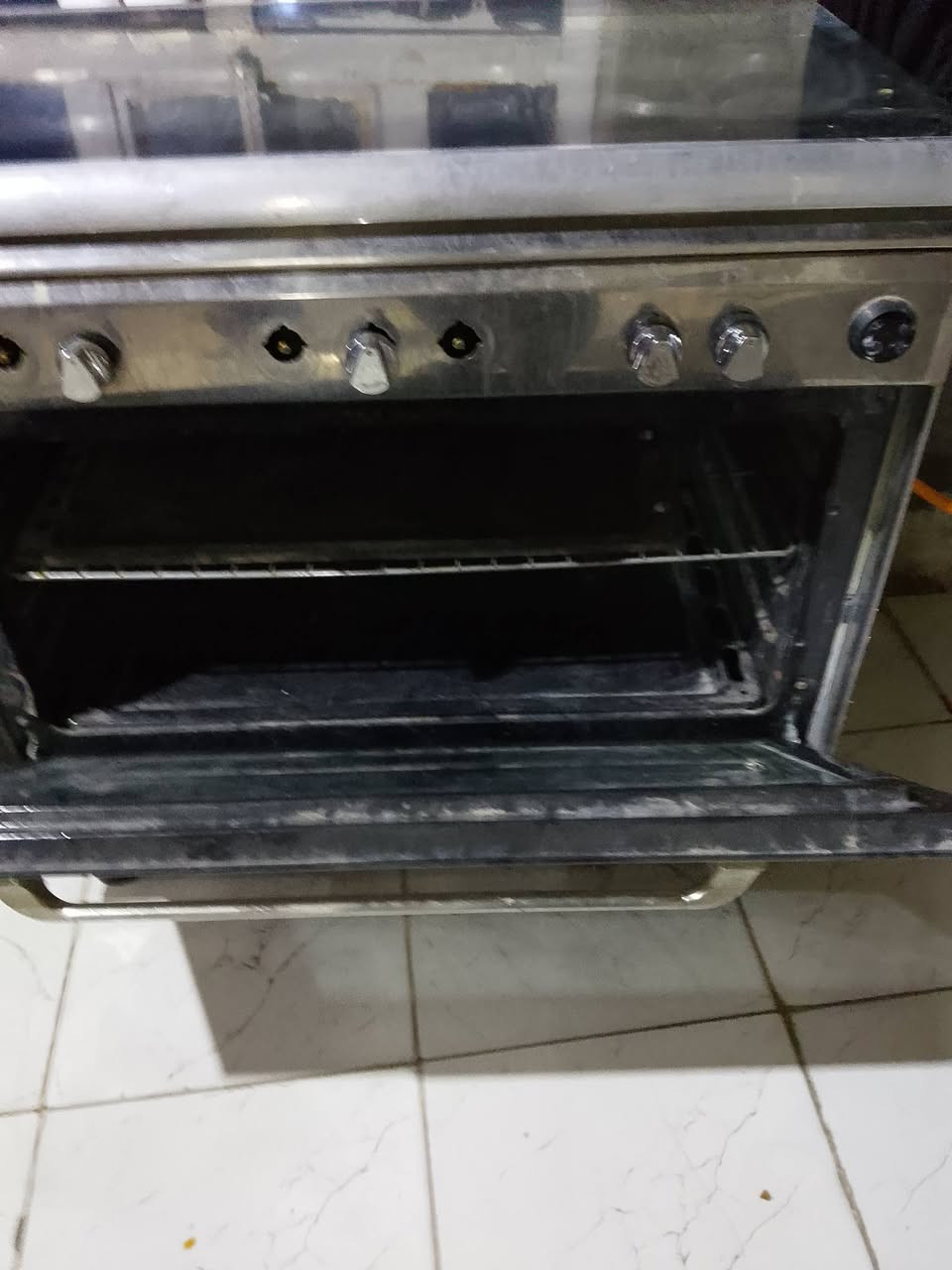 طباخ • خمس عيون • نضافه
